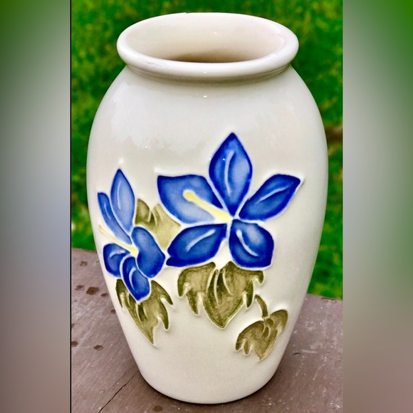 Vintage Antique Signed Hallmarked MOORCROFT MADE In ENGLAND Vase - Picture 2 of 9